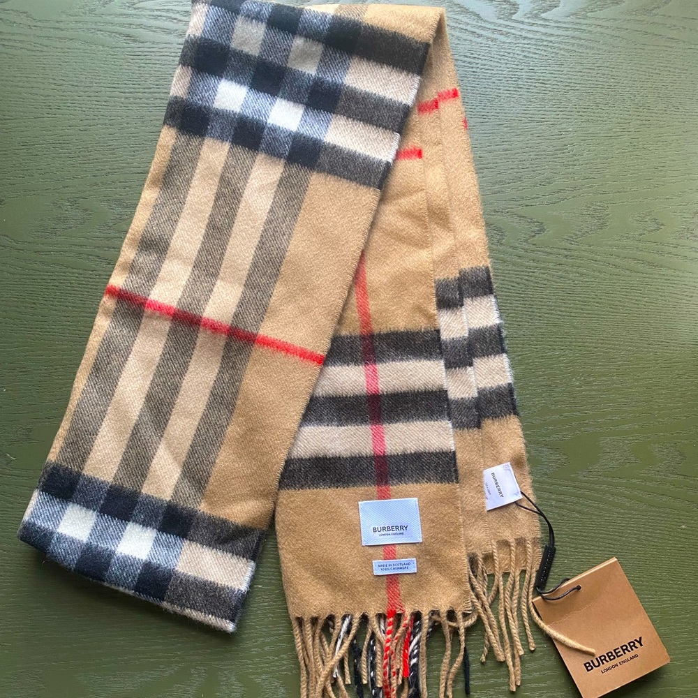 NWT Iconic Cashmere Burberry Scarf